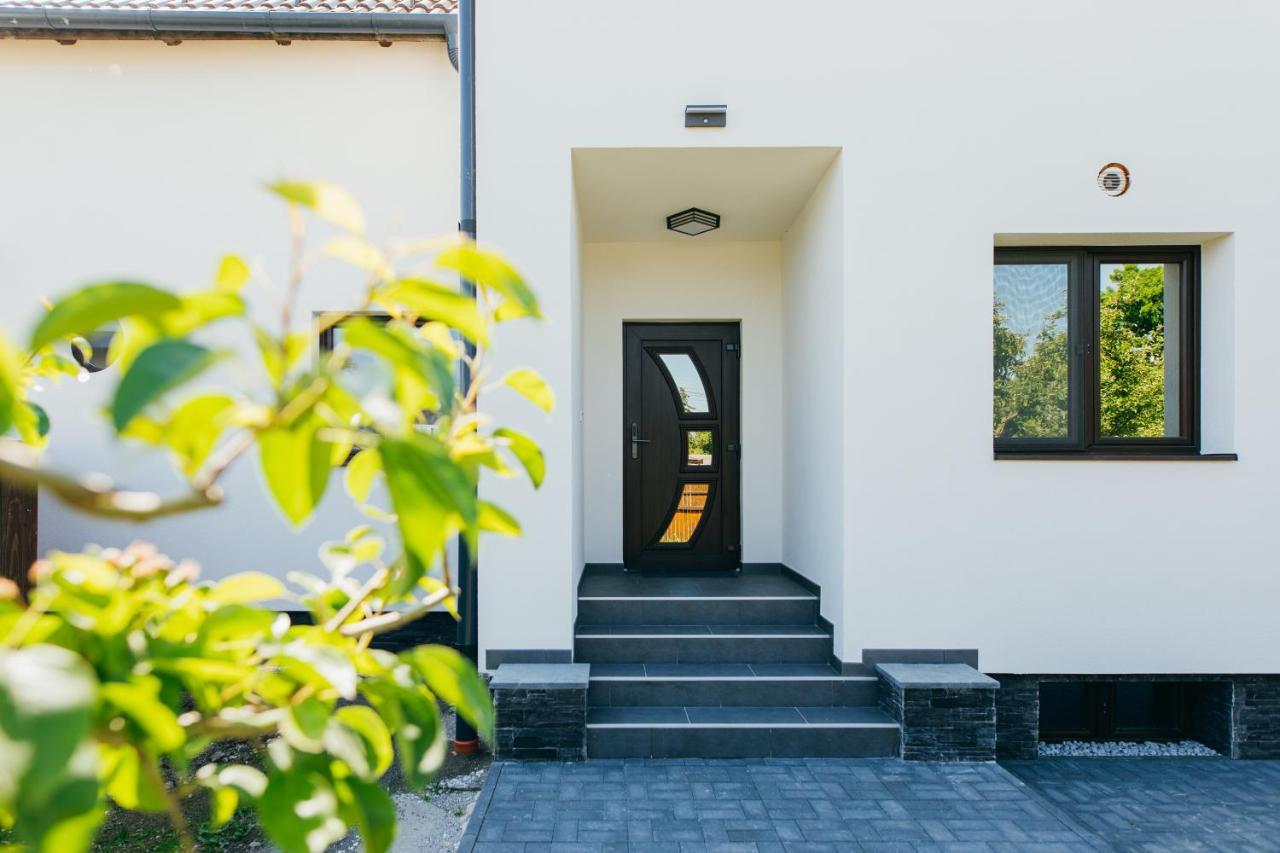 The Home Sweet Home Studio Apartment Gheorgheni  Esterno foto